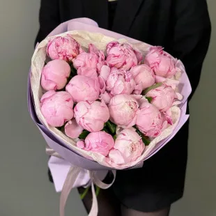 Розовые пионы Сара
