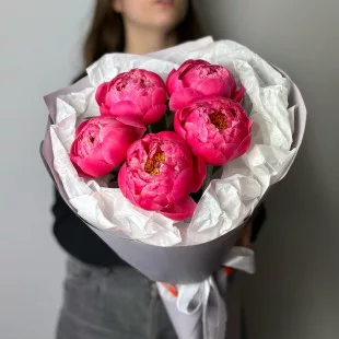 Коралловые пионы